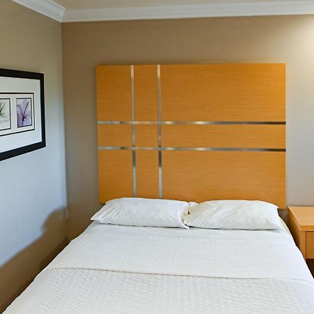 Days Inn By Wyndham San Francisco S/Oyster Point Airport South San Francisco Esterno foto