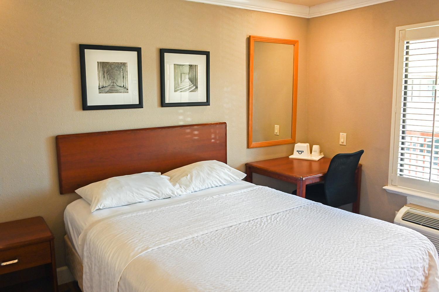 Days Inn By Wyndham San Francisco S/Oyster Point Airport South San Francisco Esterno foto