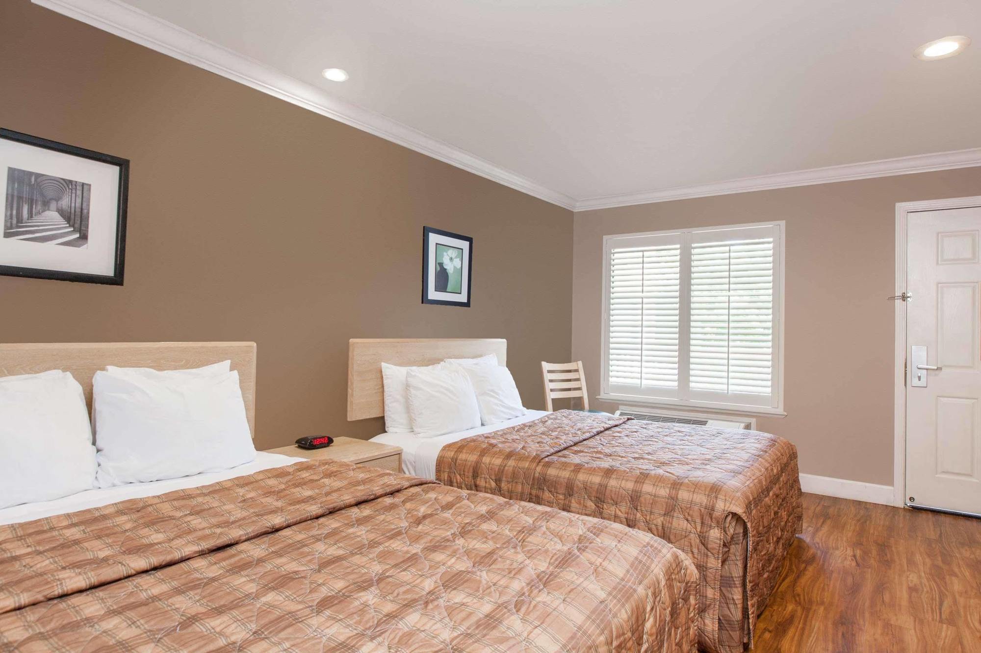 Days Inn By Wyndham San Francisco S/Oyster Point Airport South San Francisco Esterno foto